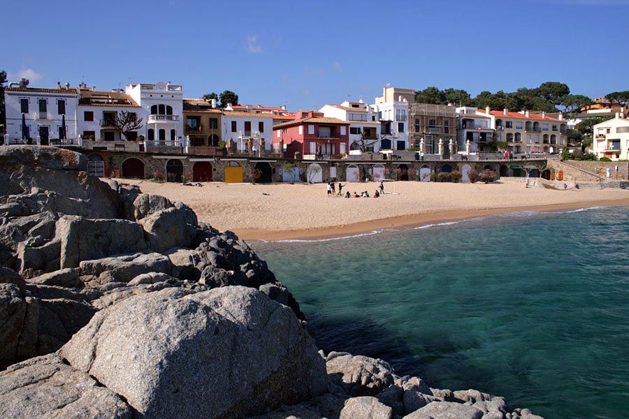 grand-tour-catalonia-ebike (2) Catalonia beach